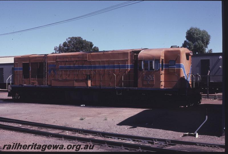 T01330
K class 206, orange livery, side view
