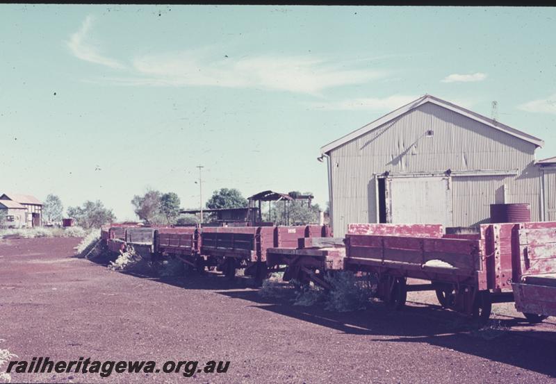 T01551
PWD wagons, Broome
