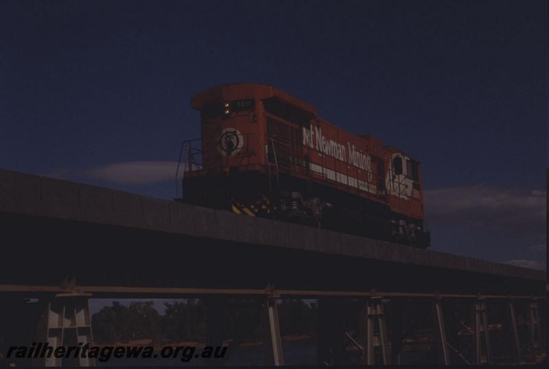 T01650
Mt Newman Mining loco C36-7M class 5511, bridge, 
