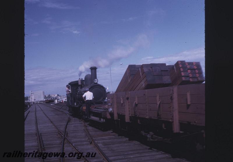T02143
G class 233, R class wagon with timber load, jetty, Bunbury, shunting
