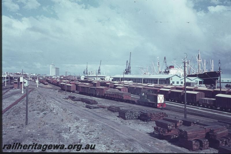 T02397
B class, signal box Fremantle Box B, goods yard, harbour, Fremantle 
