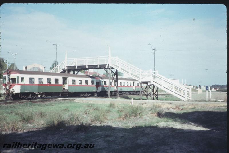 T02498
ADA/ADG railcar set, footbridge, Daglish
