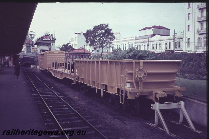 T02509
WO class iron ore wagon, Perth Station, on narrow gauge bogies, on display
