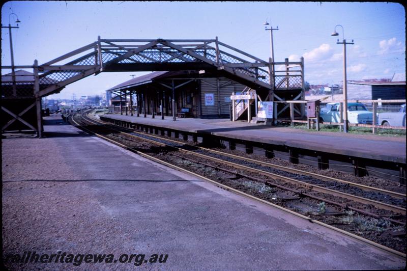T03215
Station buildings, footbridge, North Fremantle

