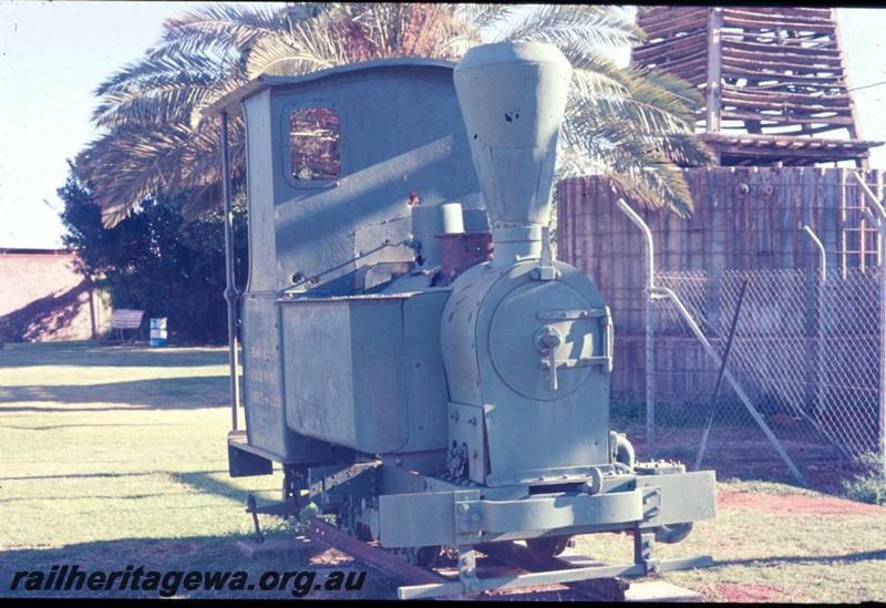 T03371
Haine St Pierre loco, Meekatharra, side and front view
