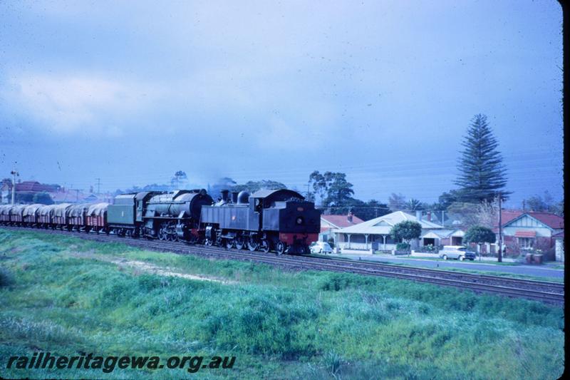 T03514
DM class double heading with a V class, Mt Lawley, goods train
