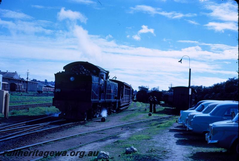 T03518
DS class 368, Perth Yard, shunting carriages
