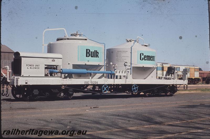 T03949
RBC class 11234 bulk cement wagon, end and side view
