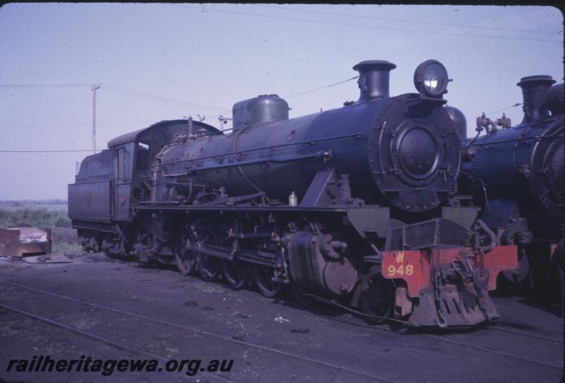 T04200
W class 948, side and front view
