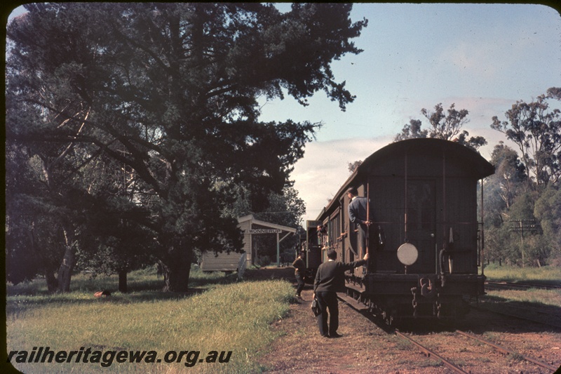 T04641
ZA class brakevan at the rear of a tour train, nameboard, station building, at Wonnerup, BB line
