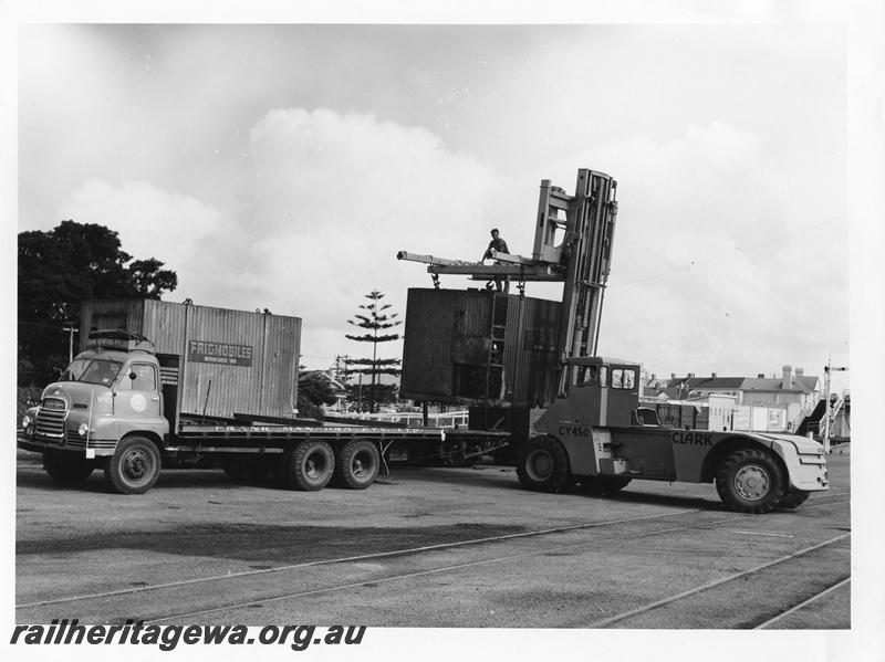 P00283
Container forklift CY450, loading a container onto a flat wagon, Claremont, 
