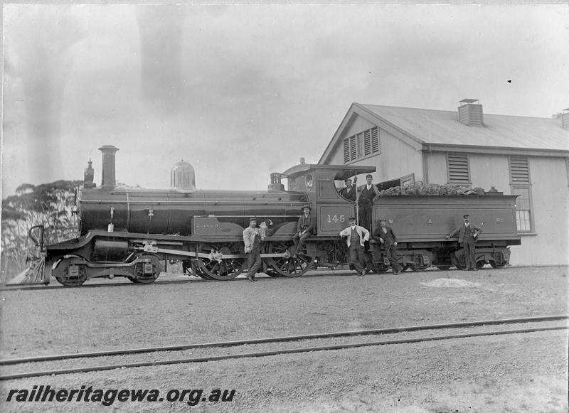 P00436
R class 145, loco shed, Katanning? GSR line, loco in as new condition, coloured livery fully lined out, side view
