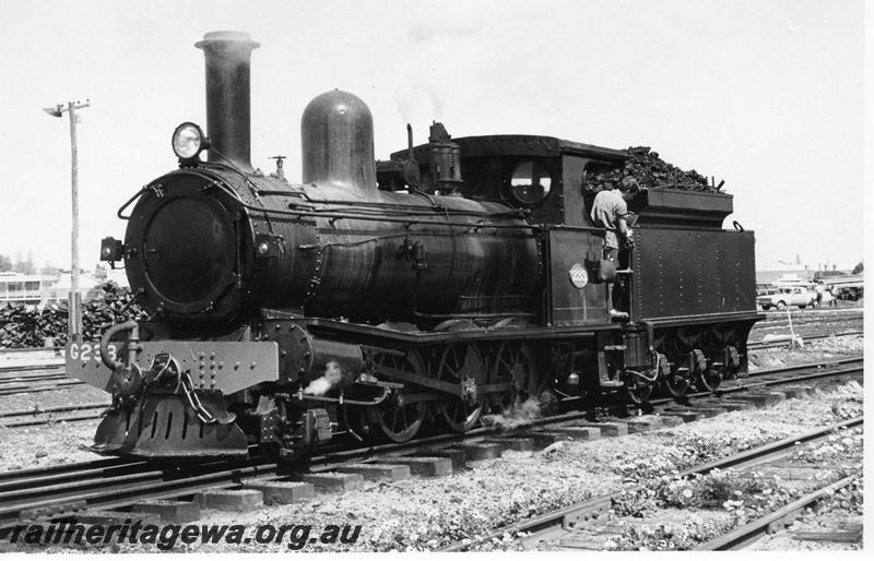 P00693
G class 233, front and side view, Bunbury
