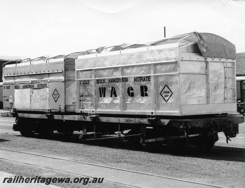 P00878
QRA class 22911 container wagon with bulk Ammonium Nitrate containers, side and end view 

