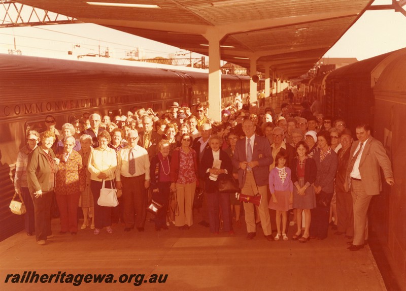 P01084
Large group on platform at Sydney Central Railway Station, 