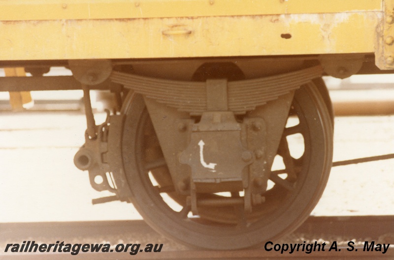 P01288
GE class four wheel open wagon, Robbs Jetty, view of the spring and axlebox detail.
