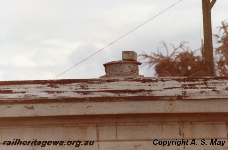 P01294
5 of 7 views of ex MRWA J class carriages abandoned on a property in South Guildford, now Rosehill, since demolished, view of the oil lamp on the roof.

