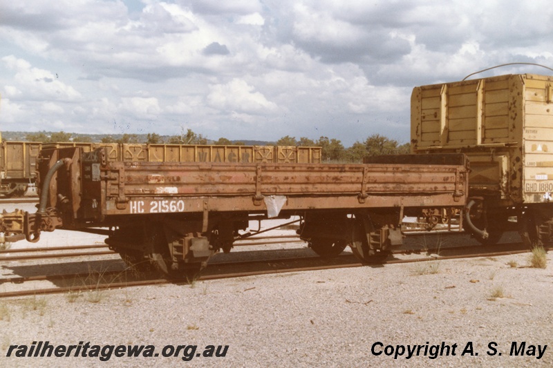 P01370
HC class 21560, brown livery, Forrestfield Yard, end and side view.
