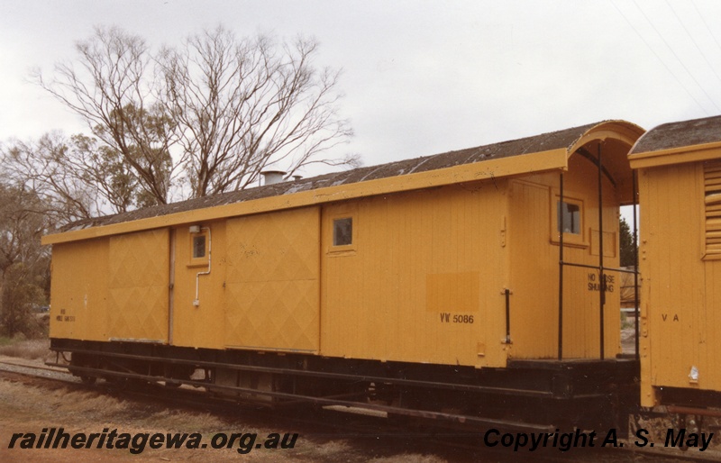 P01382
VW class 5086, ex ZA brakevan, yellow livery, Narrogin, GSR line, side and end view.
