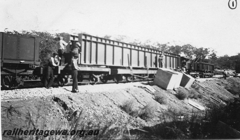P01428
3 of 13 images of the construction of the duplicate steel girder bridge No.1 at 16 miles 25 chains on the ER through the John Forrest National Park, main girder being railed into position
