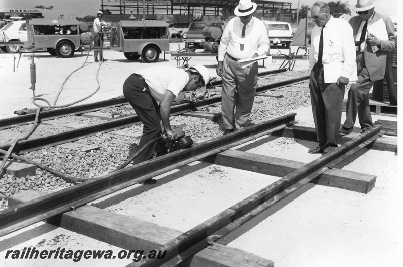 P01514
Work on track construction at a display of new equipment for the CCE
