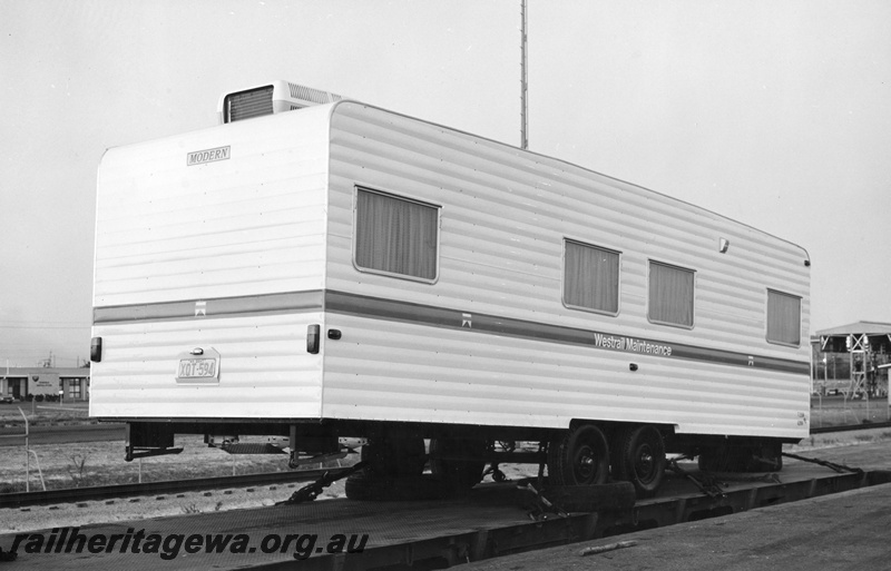 P01576
Caravan, 