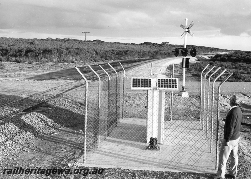 P01623
Solar cells powering a level crossing, Eneabba railway, DE line.
