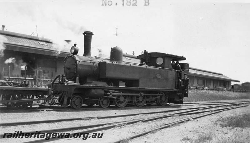 P01650
B class 182, coupled to a four wheel wagon with bolsters, front and side view, c1926
