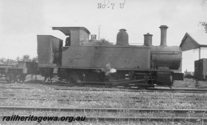 P01653
U class 7 with crane removed, shunters float, Midland Junction, ER line, side view, c1926.
