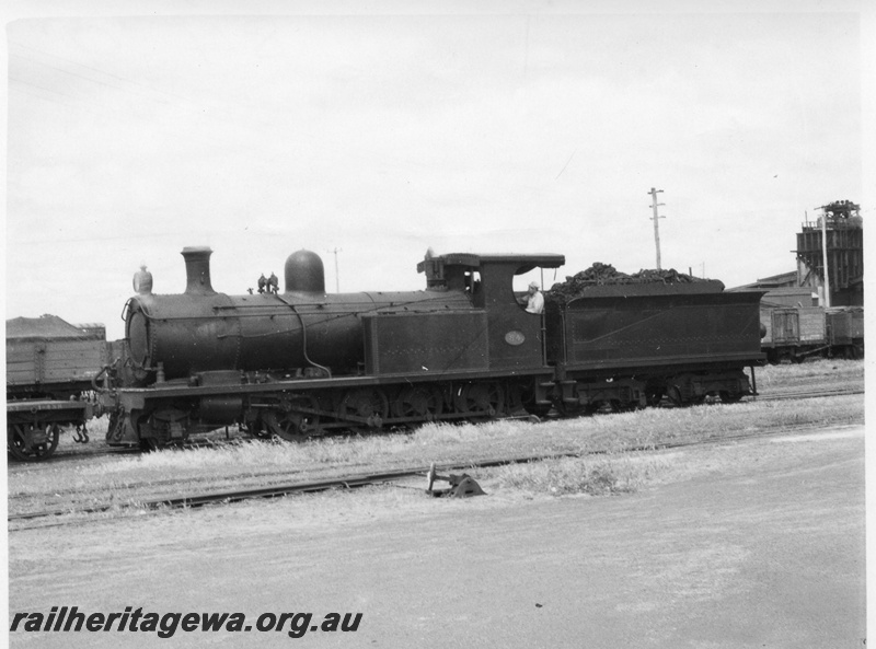P01706
O class 84, front and side view, coal stage, cheese knob.
