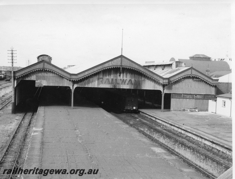 P01718
Fremantle station, looking towards Perth, showing the 