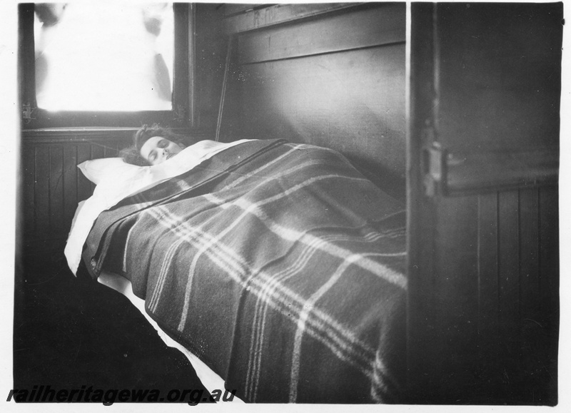 P01722
Westland ARS class 282 second class sleeping carriage showing inside cabin.
