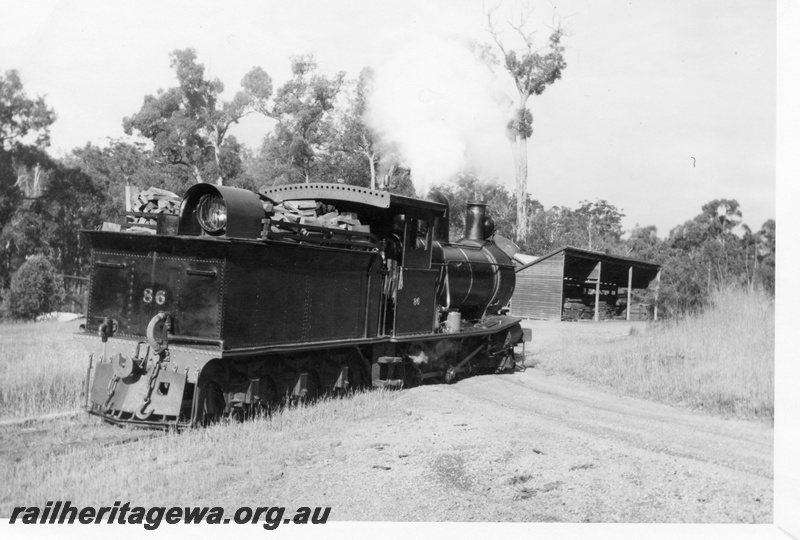 P01876
Bunnings loco YX class 86, Donnelly River, end and side view
