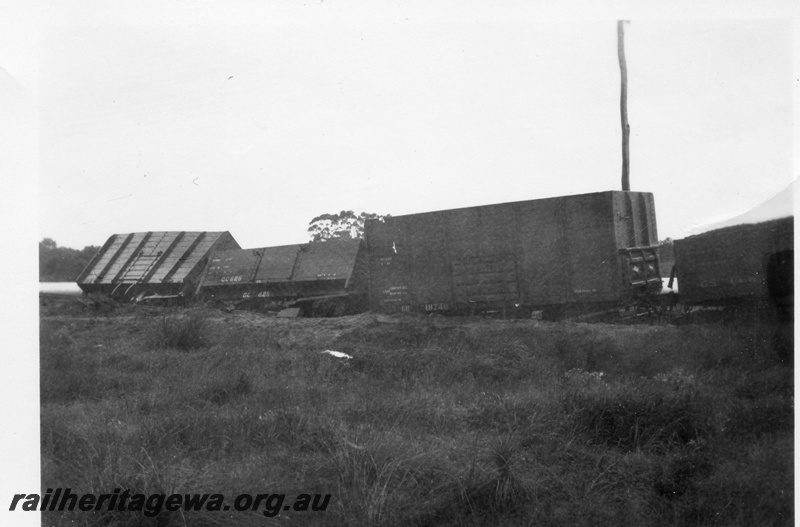 P02118
2 of 7 views of a derailment on the Jandakot to Armadale section of the FA line, GH class, GC class 625 and GH class 18740 derailed
