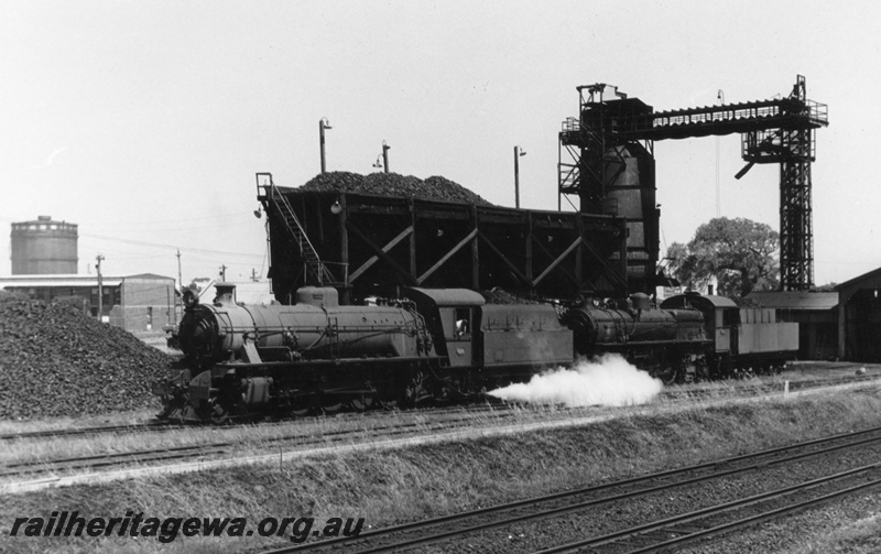 P02627
W class, PM class, coaling stages, East Perth Loco Depot, the gasometer in the background
