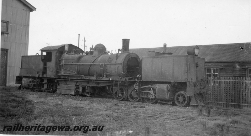 P02732
MSA class 468 Garratt articulated steam locomotive, side and front view, Kalgoorlie, EGR line.
