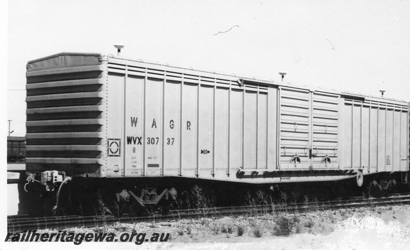 P02796
WVX class 30737 standard gauge box car, (later reclassified to WBAX class), end and side view
