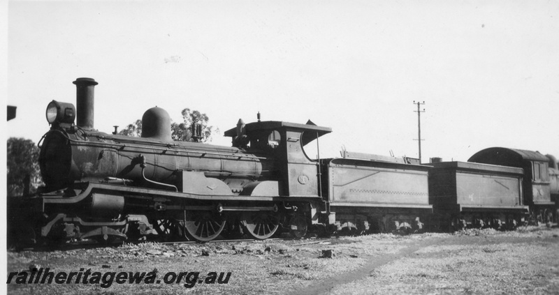 P03028
RA class 148 steam locomotive, side and front view, Midland.
