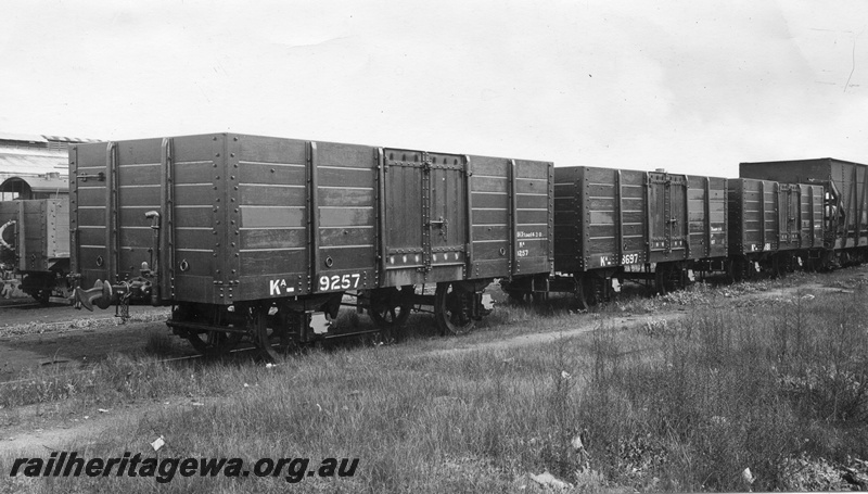 P03200
KA class 9257, 8697 and 9181 open wagons and X class hoppers, side view.

