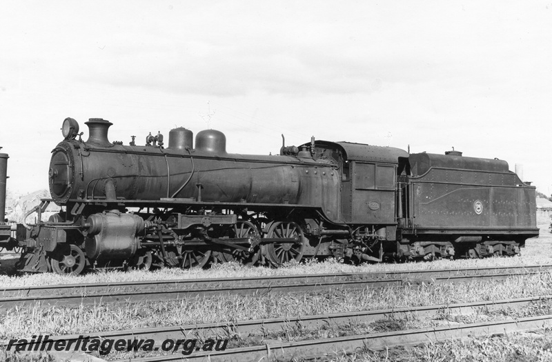 P03201
U class 653 steam locomotive, side view.
