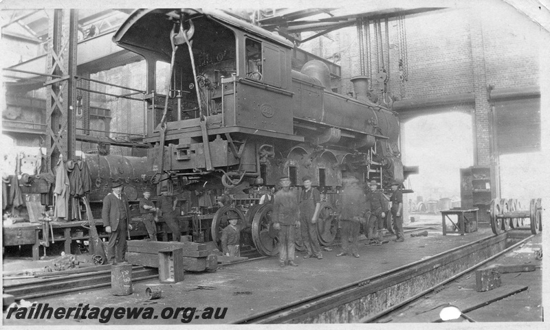 P03235
FS class 281, being lifted on stripping pit, Midland Workshops, rear and side view
