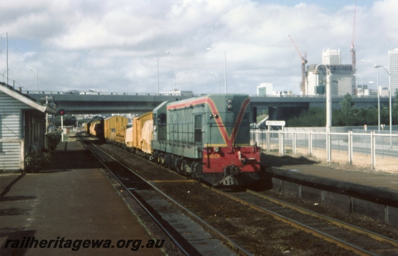 P03485
A class 1501,staion, West Perth, on a Fremantle bound goods train.
