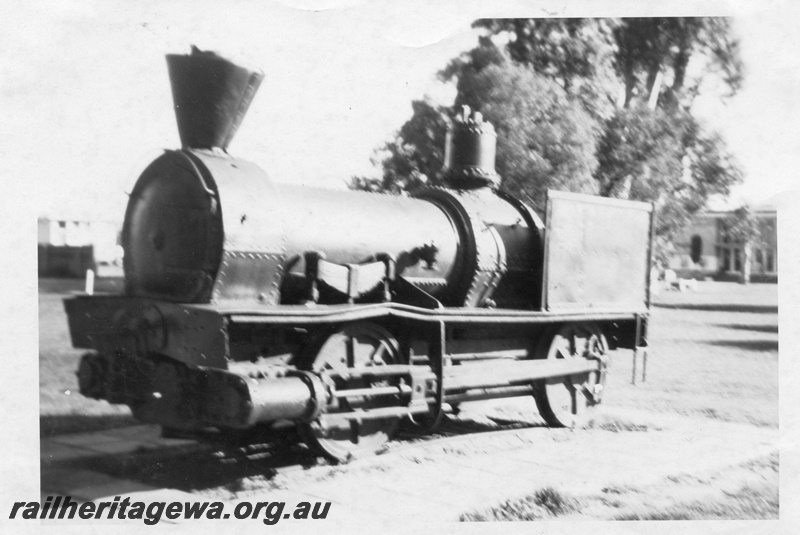 P03489
Loco Ballaarat with conical chimney, Busselton, front and side view, on display
