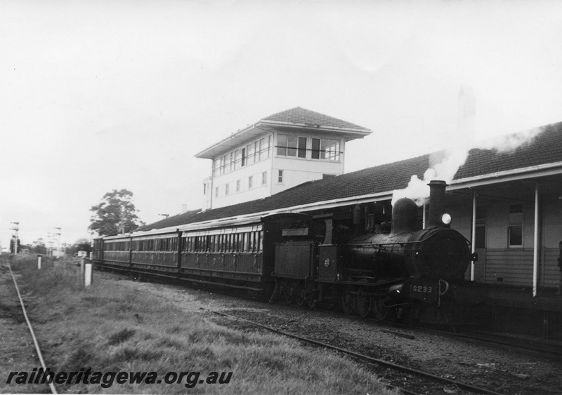 P03525
G class 233 on the Vintage train at Brunswick Junction side view on railway reserve (S.W.R)
