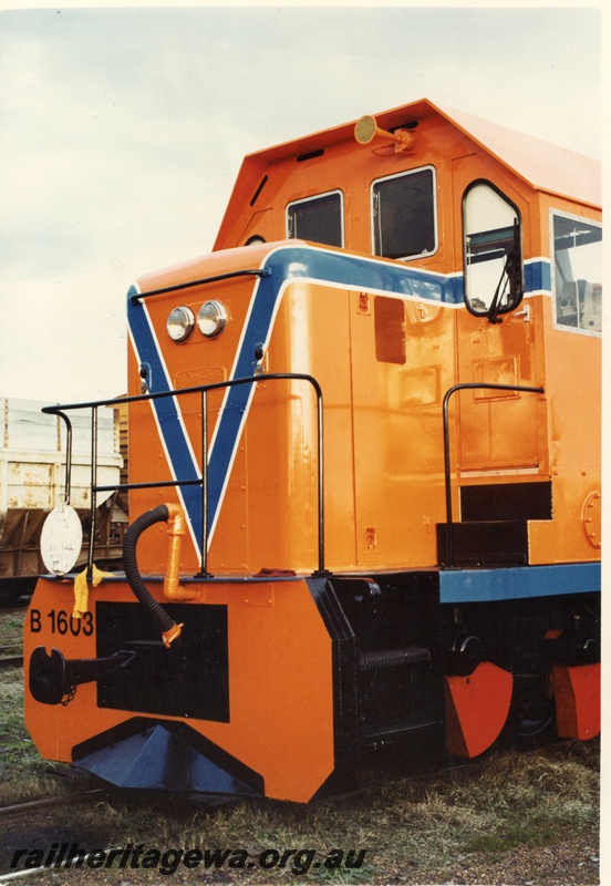 P03543
B class 1603 in orange livery, view of the short hood end
