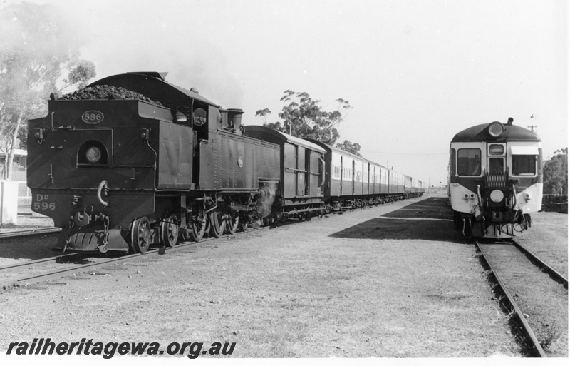 P03575
DD class 596 on special passenger train with a goods brakevan, ADG class railcar, Armadale, SWR line
