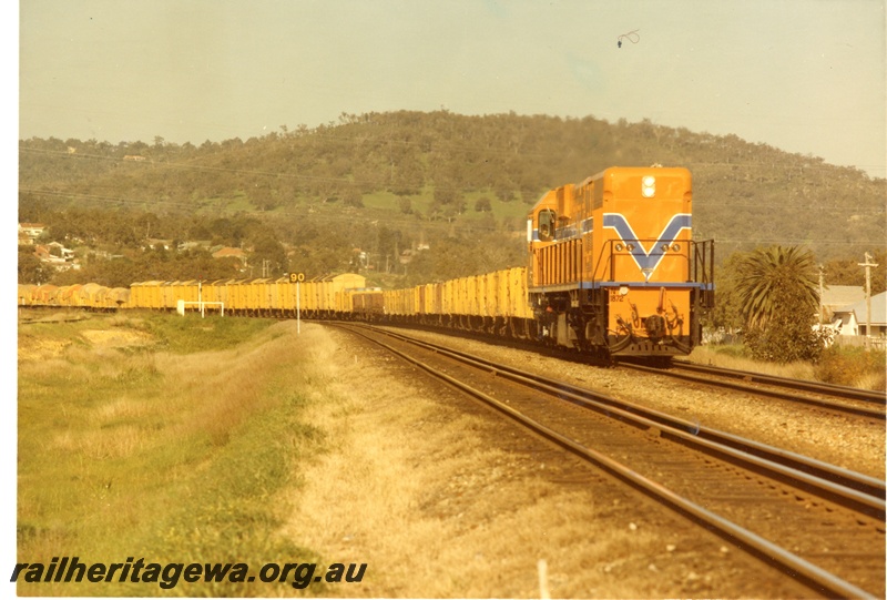 P04040
N class 1872, Westrail orange with blue and white stripe, on goods train, Avon Valley line
