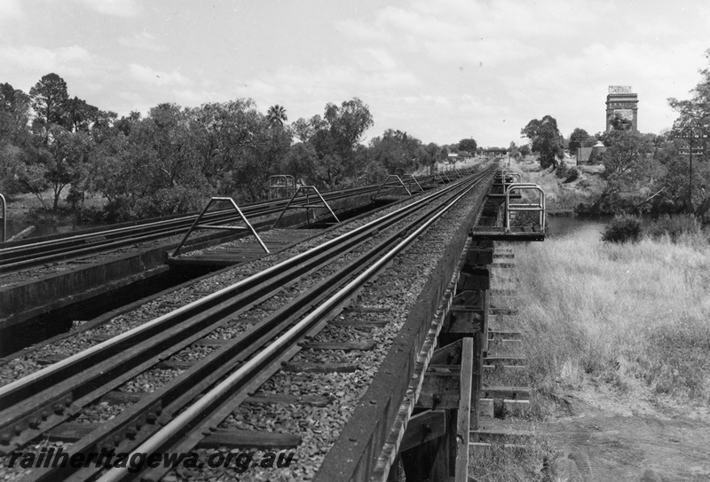 P04098
Bridge of wooden trestles, Swan River, Guildford, ER line, now demolished and replaced

