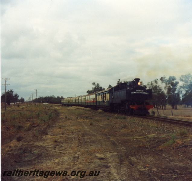 P04391
DM class 582 steam locomotive on ARHS tour, side and front view, North Dandalup, SWR line.
