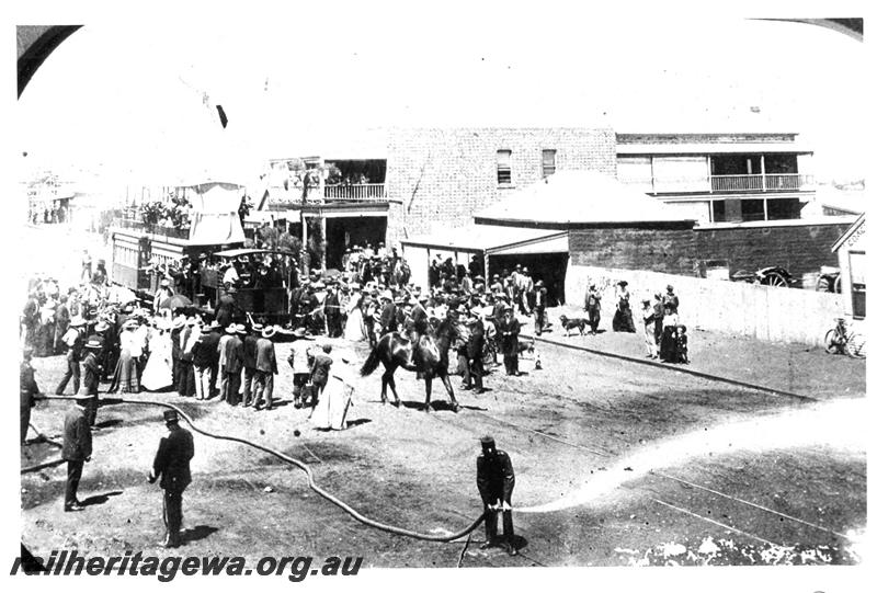P04403
D class 6, double deck tramcar trailers, Leonora - Gwalia tramway. Large crowd in attendance for the opening of the line
